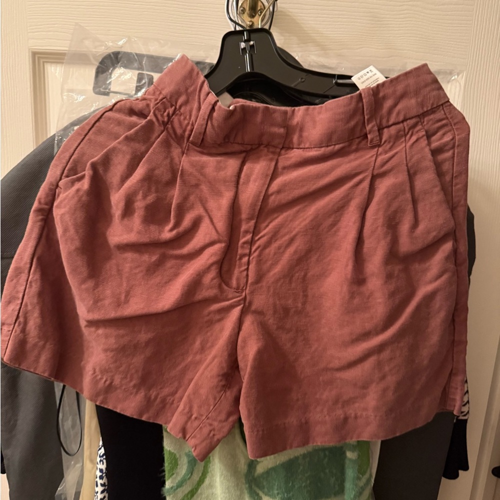 Aritzia Women's linen Shorts in brown